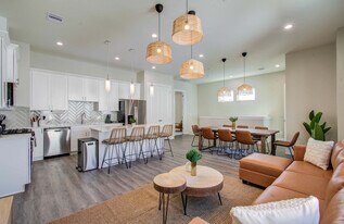 8320 Curry Rd in Houston, TX - Building Photo