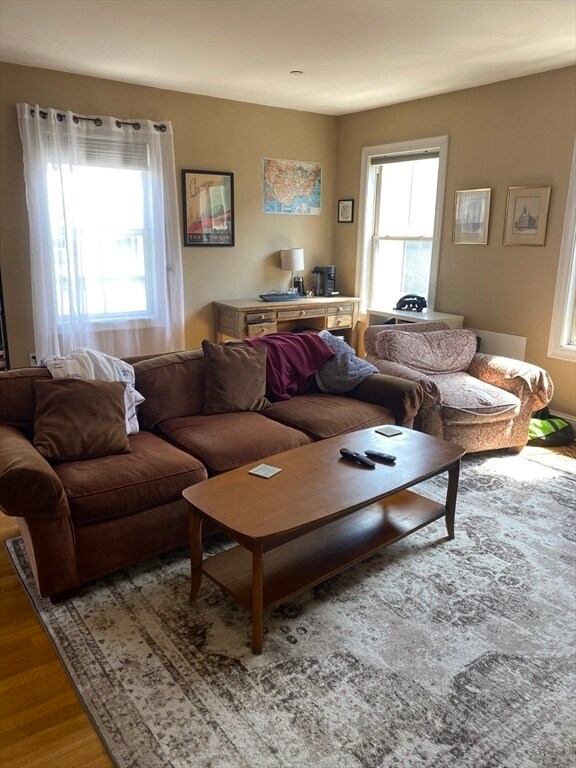 352 W 3rd St, Unit 16 in Boston, MA - Building Photo - Building Photo