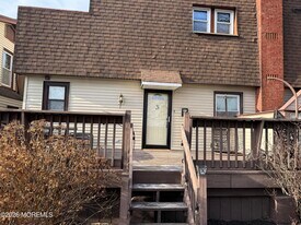 25 Monmouth Rd in Oceanport, NJ - Building Photo