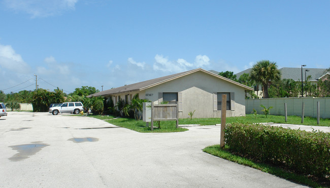 Villas Of Jupiter Gardens in Jupiter, FL - Foto de edificio - Building Photo