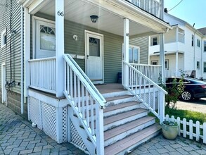 68 Willis Ave in Medford, MA - Foto de edificio - Building Photo