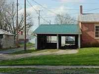 302 W Carrol St in Kenton, OH - Foto de edificio - Building Photo