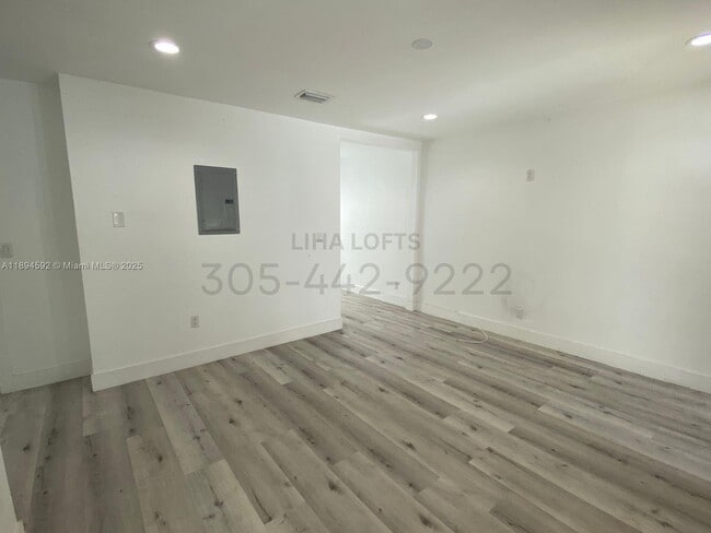 1650 SW 3rd St in Miami, FL - Building Photo - Building Photo