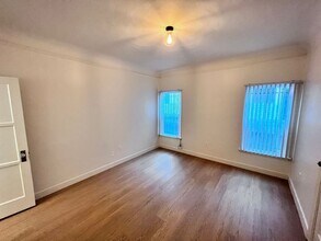 559 Normandie Ave in Los Angeles, CA - Building Photo - Building Photo