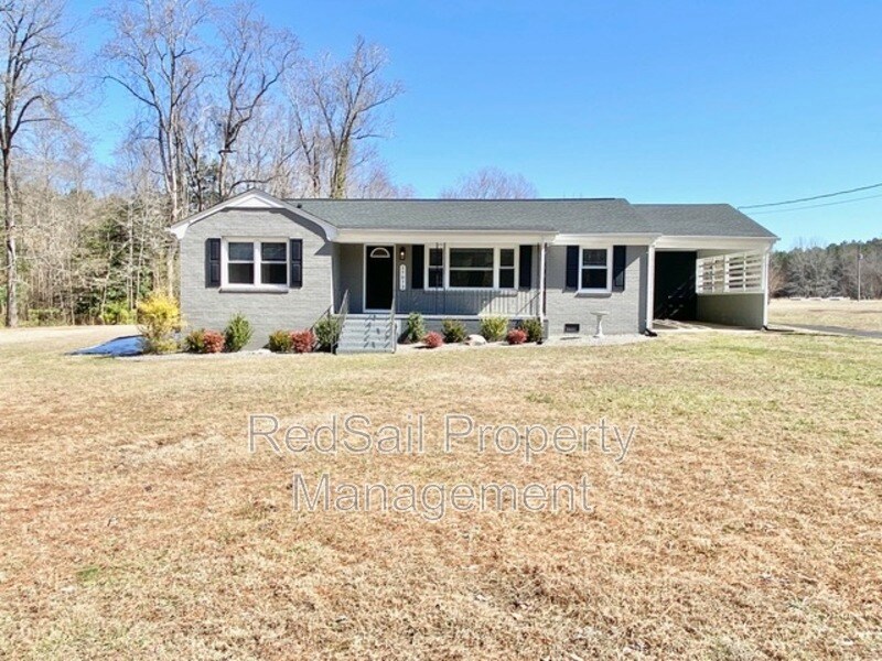 17073 Longview Dr in Smithfield, VA - Building Photo