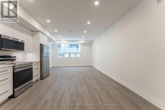 475-475 Queen St W in Toronto, ON - Building Photo - Building Photo