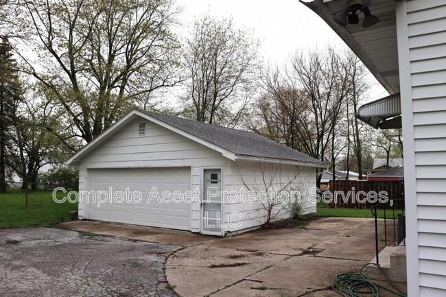 7120 Catherine St in Merrillville, IN - Building Photo - Building Photo