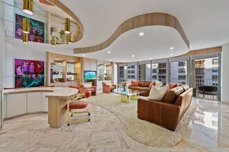 10155 Collins Ave in Bal Harbour, FL - Building Photo - Building Photo