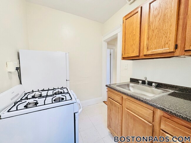 1185 Boylston St