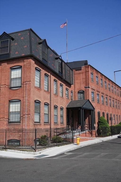 10 Weston Ave in Quincy, MA - Building Photo - Building Photo