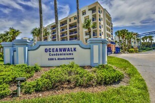 5300 S Atlantic Ave in New Smyrna Beach, FL - Building Photo