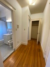 131 Park Dr, Unit 37 in Boston, MA - Foto de edificio - Building Photo