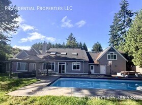 700 5th Ave S in Kirkland, WA - Building Photo