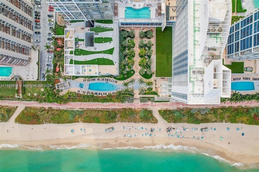6899 Collins Ave, Unit 1603 in Miami Beach, FL - Building Photo