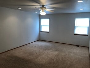 2319 Connecticut Ave in Joplin, MO - Foto de edificio - Building Photo