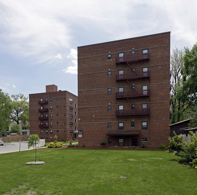 Washington Heights Apartments in Bloomfield, NJ - Building Photo - Building Photo