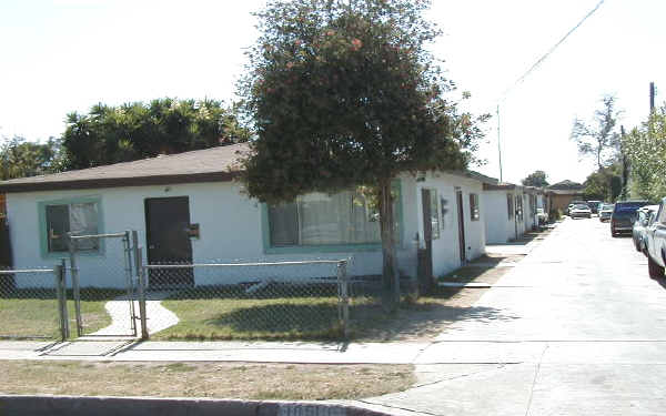 10515-10519 Buford Ave in Inglewood, CA - Building Photo