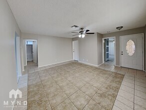 1368 S Christy Ln in Las Vegas, NV - Building Photo - Building Photo