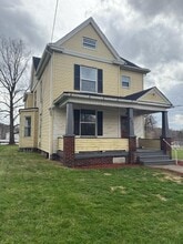 422 E Reynolds St in New Castle, PA - Building Photo - Building Photo