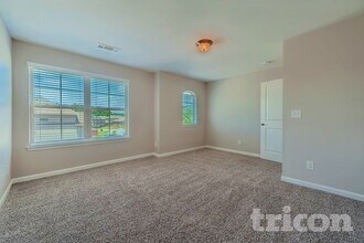 8000 Hillside Climb Wy in Snellville, GA - Foto de edificio - Building Photo