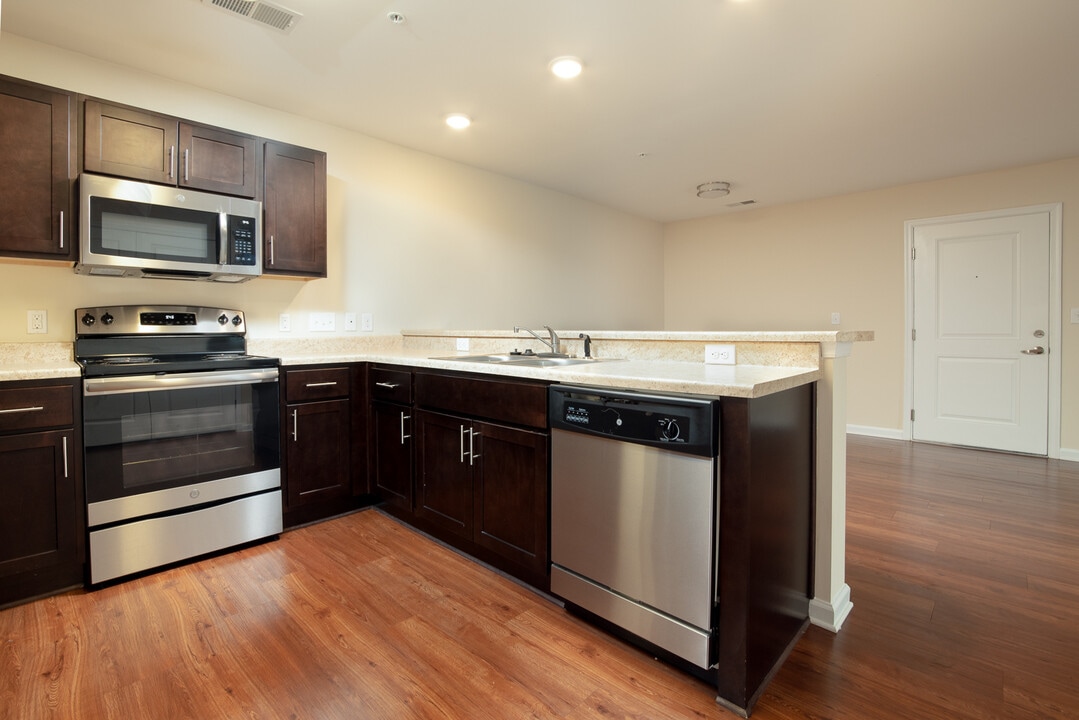 Sunset Creek Apartments in Hampton, VA - Building Photo