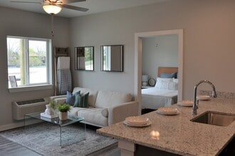 Perrywood Apartments in Perry, IA - Foto de edificio - Building Photo