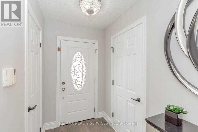 89 Martindale Crescent in Brampton, ON - Building Photo - Building Photo