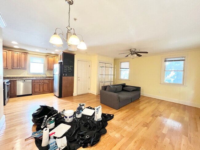 164 Boylston St, Unit 1 in Boston, MA - Building Photo - Building Photo