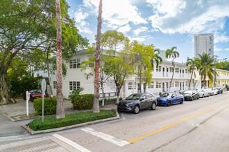 710 7th St in Miami Beach, FL - Building Photo - Building Photo