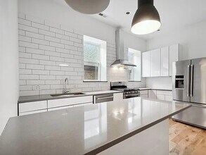 446 N Aberdeen St in Chicago, IL - Building Photo - Building Photo