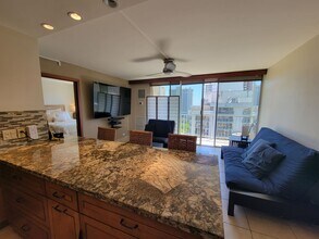 1925 Kalakaua Ave in Honolulu, HI - Building Photo - Building Photo