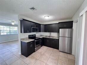 1951 SW 67th Terrace in North Lauderdale, FL - Building Photo - Building Photo