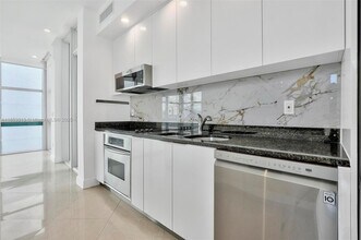 3131 NE 188th St in Aventura, FL - Building Photo - Building Photo