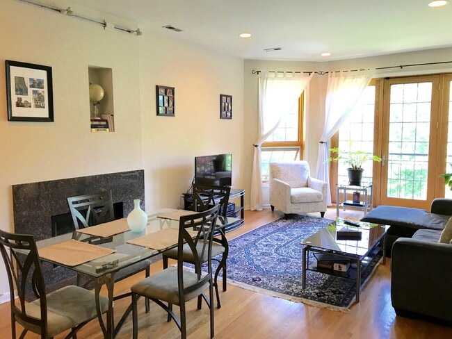 1012 N Wolcott Ave in Chicago, IL - Building Photo - Building Photo