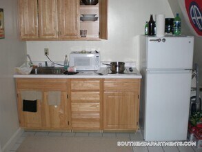 461 Massachusetts Ave, Unit 15 in Boston, MA - Foto de edificio - Building Photo