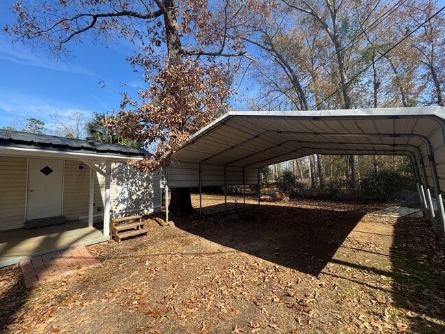 7837 Lake Seminole Rd in Sneads, FL - Foto de edificio - Building Photo