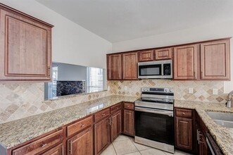 2317 Forestbrook Dr in Garland, TX - Foto de edificio - Building Photo