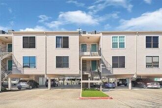 3663 E NASA Pkwy in Seabrook, TX - Building Photo - Building Photo