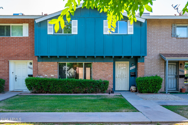 property at 6063 N Granite Reef Rd