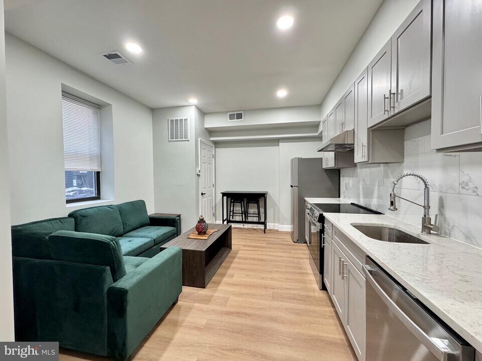 1024 Race St in Philadelphia, PA - Building Photo