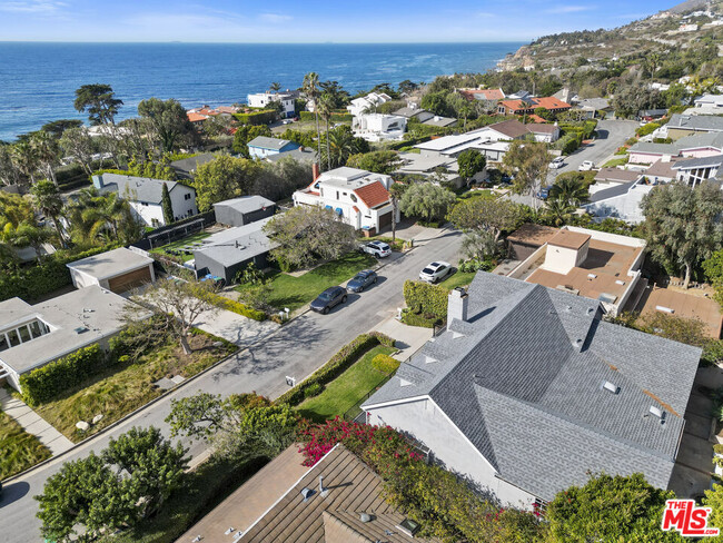 31763 Cottontail Ln in Malibu, CA - Building Photo - Building Photo