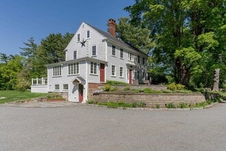 70 Woodland Rd in North Hampton, NH - Building Photo - Building Photo