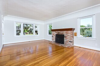 4713 Van Dyke Ave in San Diego, CA - Building Photo - Building Photo