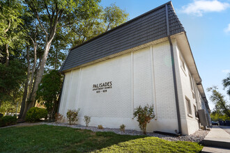 Palisades Apartments in Salt Lake City, UT - Foto de edificio - Building Photo