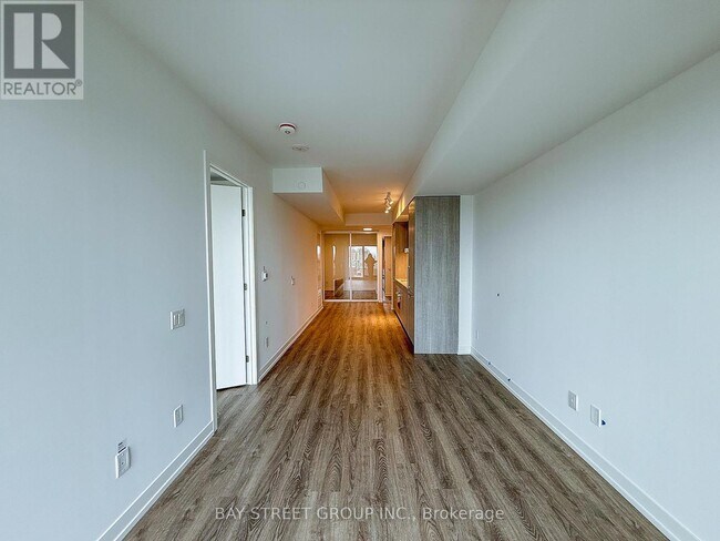 771 Yonge St in Toronto, ON - Building Photo - Building Photo