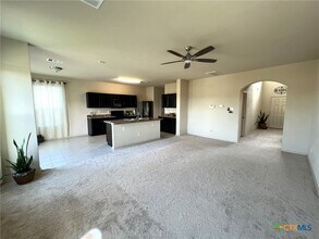 1057 Clarkston Dr in Seguin, TX - Building Photo - Building Photo