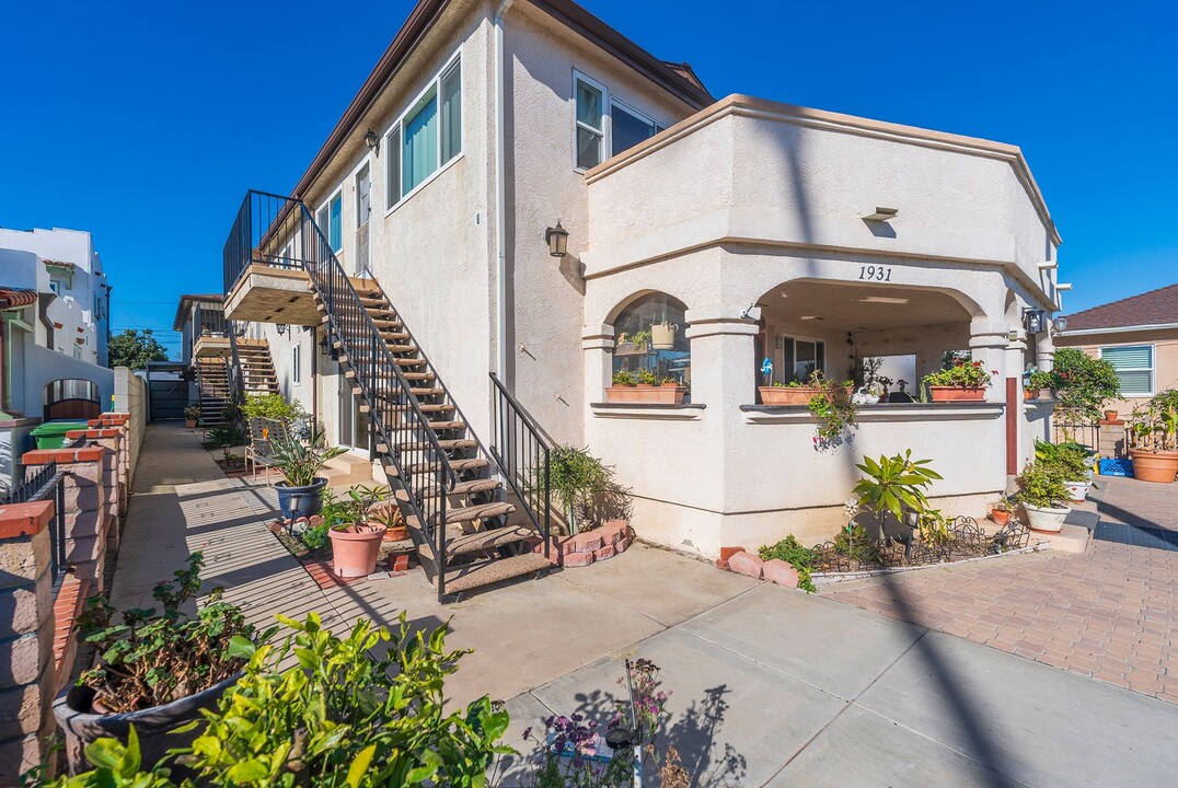 1931 S Crescent Ave in Los Angeles, CA - Building Photo