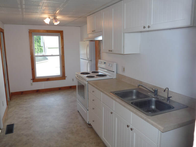 25 Main St in Enfield, NH - Building Photo