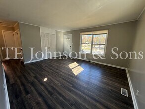 1602 Willow Rd in Greensboro, NC - Building Photo - Building Photo