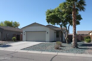 739 W Dana Dr in San Tan Valley, AZ - Building Photo